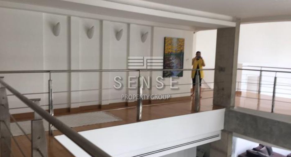 Casa en alquiler de 4 habitaciones en Pak Kret, Nonthaburi