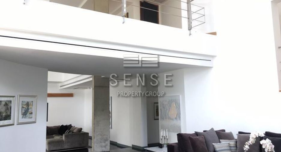 Casa en alquiler de 4 habitaciones en Pak Kret, Nonthaburi