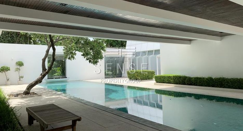 Casa en alquiler de 4 habitaciones en Pak Kret, Nonthaburi