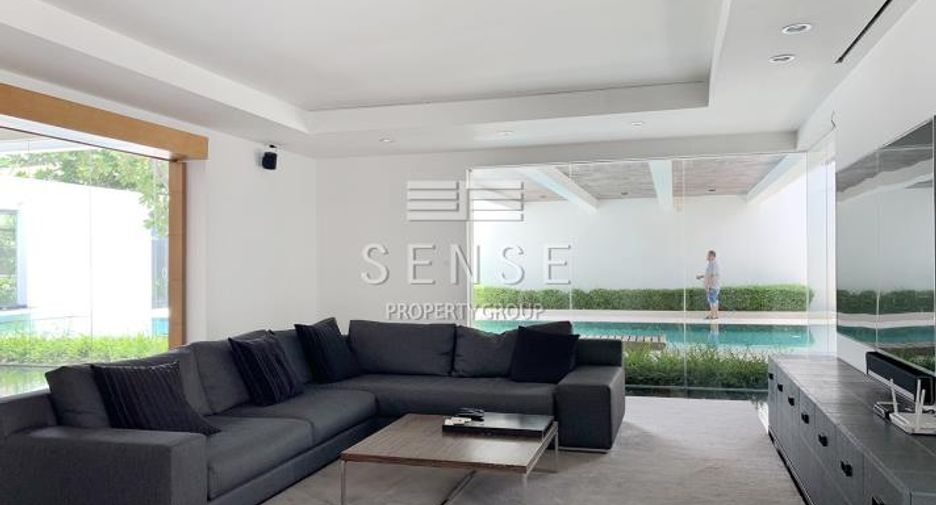 Casa en alquiler de 4 habitaciones en Pak Kret, Nonthaburi