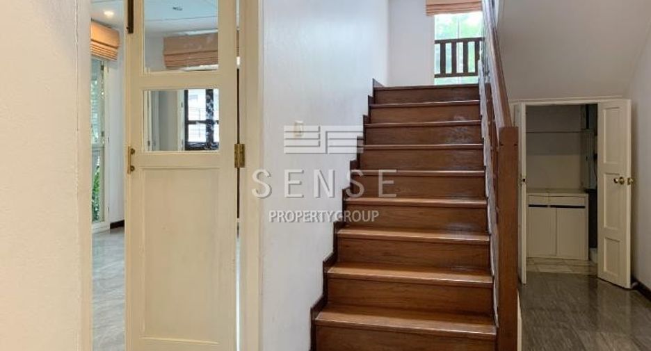 Casa en alquiler de 4 habitaciones en Watthana, Bangkok
