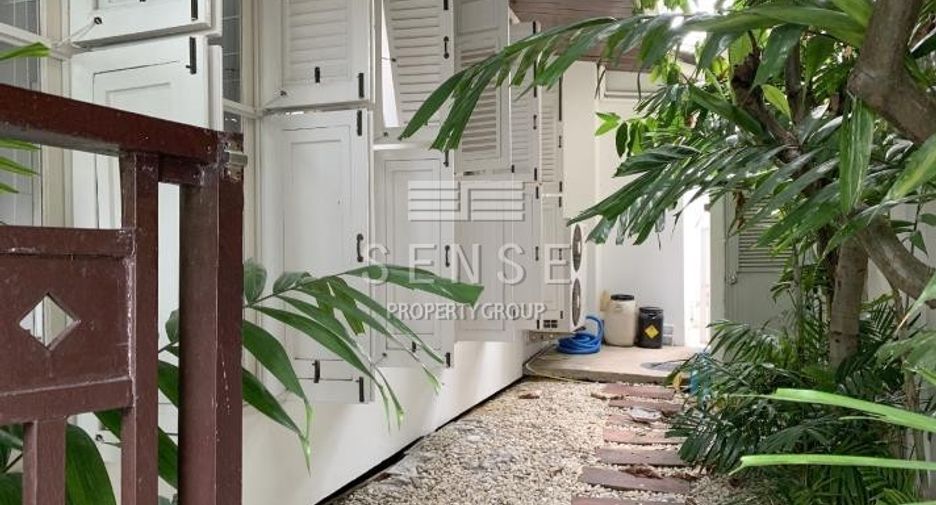 Casa en alquiler de 4 habitaciones en Watthana, Bangkok