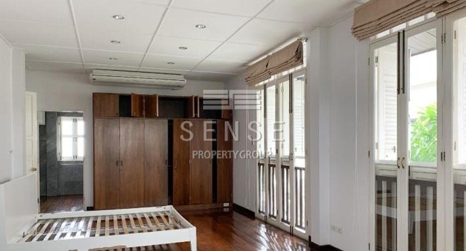 Casa en alquiler de 4 habitaciones en Watthana, Bangkok