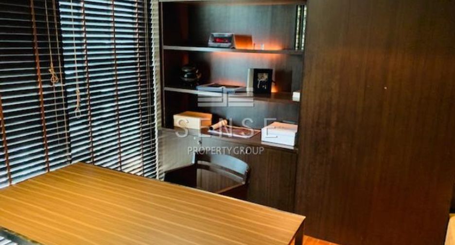 For sale 3 bedrooms condo in Khlong Toei, Bangkok