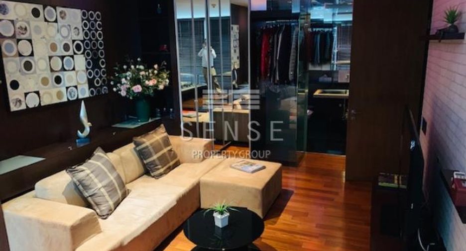 For sale 3 bedrooms condo in Khlong Toei, Bangkok