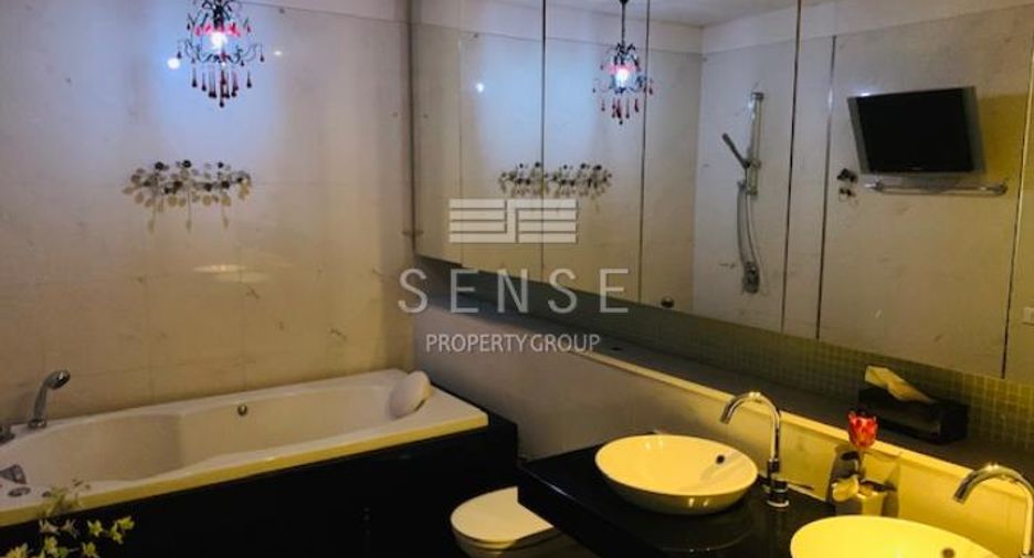 For sale 3 bedrooms condo in Khlong Toei, Bangkok