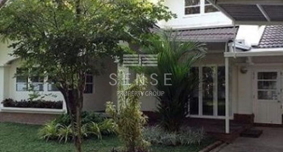 For rent 3 bedrooms house in Khlong Toei, Bangkok