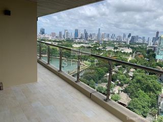 For rent 4 bedrooms condo in Khlong Toei, Bangkok
