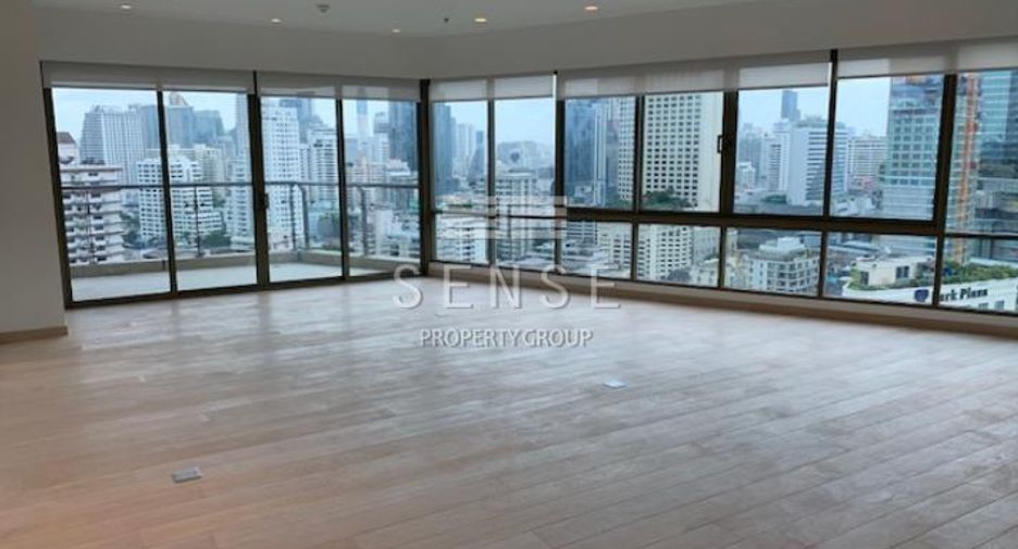 For rent 4 bedrooms condo in Khlong Toei, Bangkok