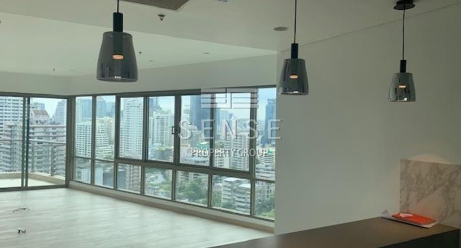 For rent 4 bedrooms condo in Khlong Toei, Bangkok