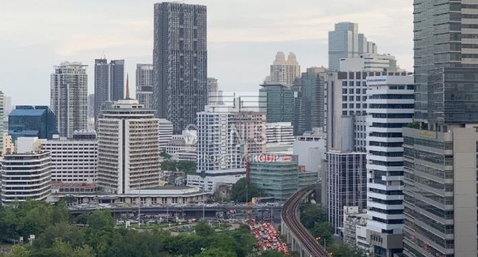 For rent 2 bedrooms condo in Pathum Wan, Bangkok
