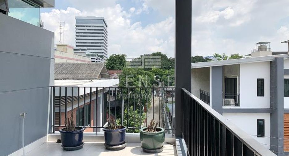 ขาย และ ให้เช่า 4 ห้องนอน บ้านเดี่ยว ใน คลองเตย, กรุงเทพฯ