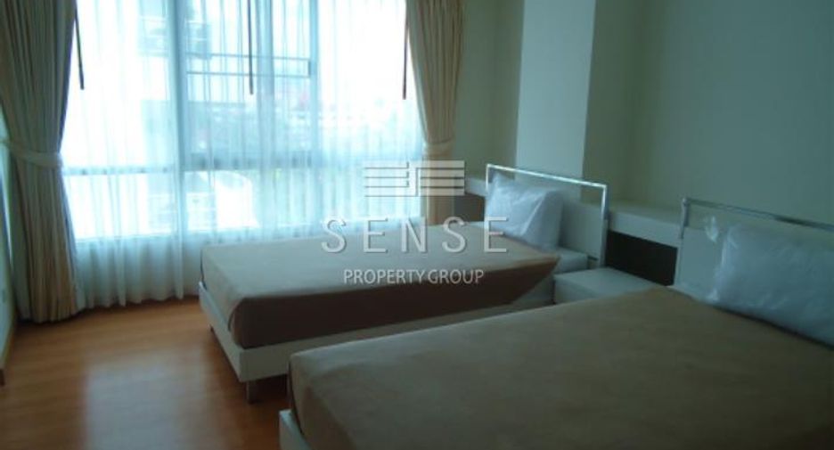 For rent 3 bedrooms condo in Watthana, Bangkok