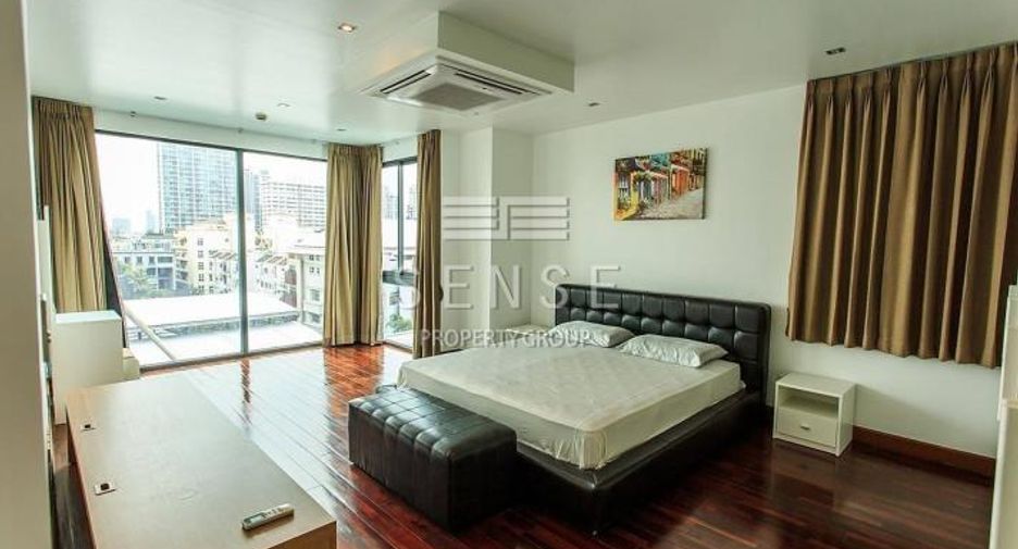 For rent 3 bedrooms condo in Watthana, Bangkok