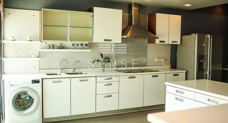 For rent 3 bedrooms condo in Watthana, Bangkok
