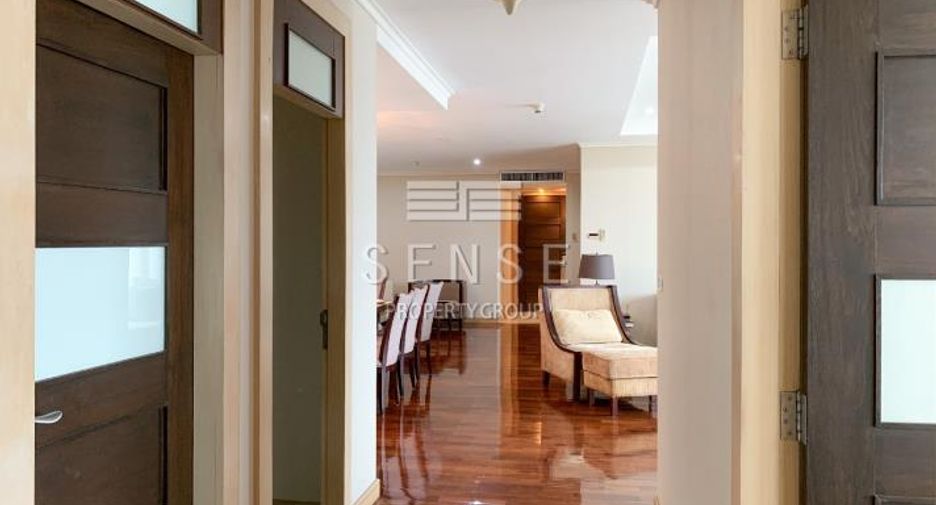 For rent 3 bedrooms condo in Watthana, Bangkok
