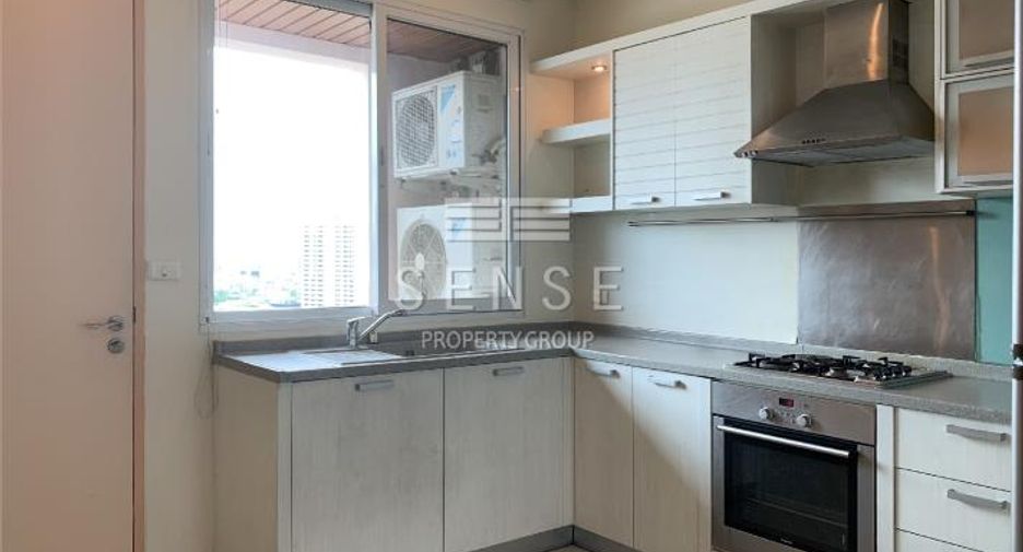 For rent 3 bedrooms condo in Watthana, Bangkok