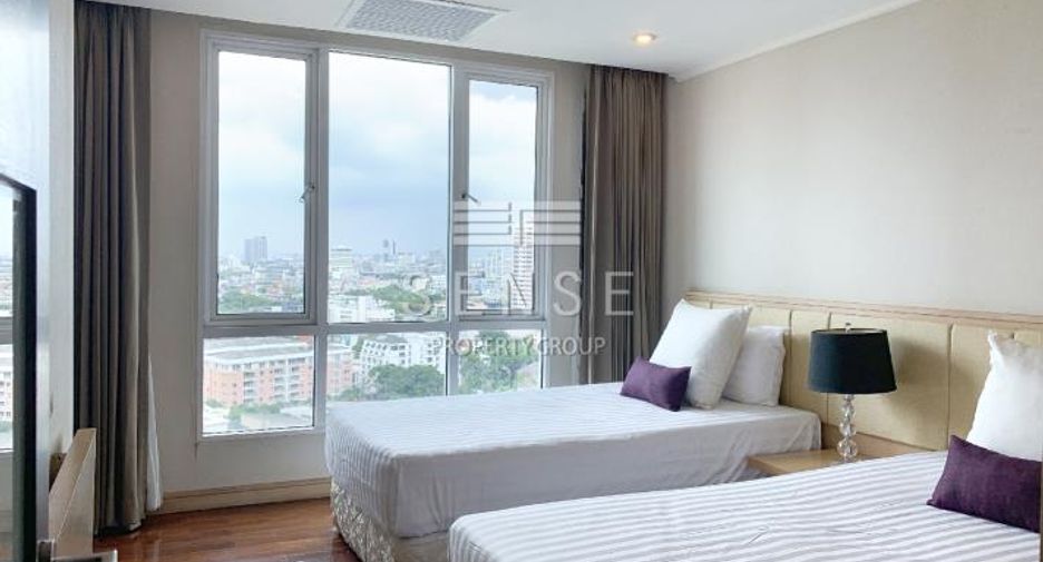 For rent 3 bedrooms condo in Watthana, Bangkok