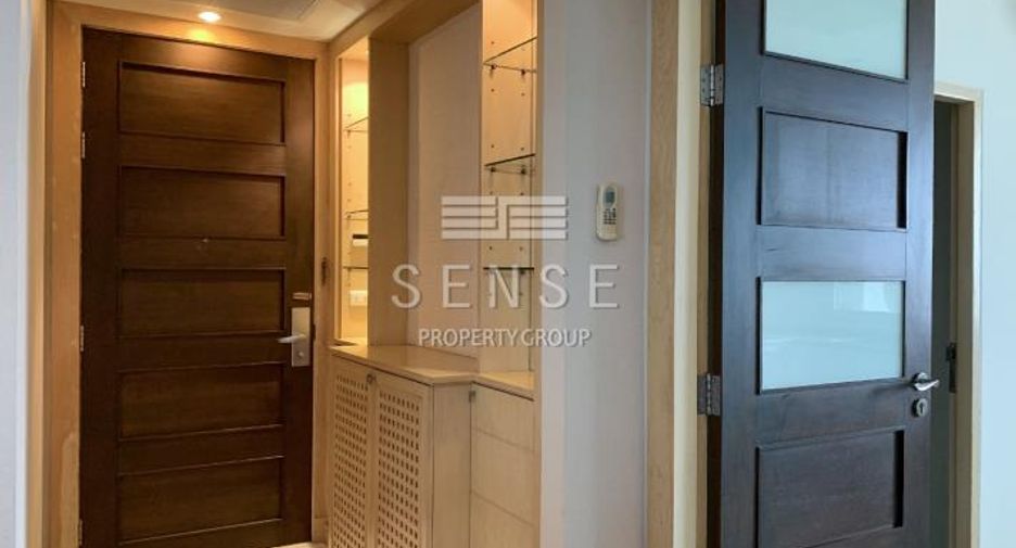 For rent 3 bedrooms condo in Watthana, Bangkok