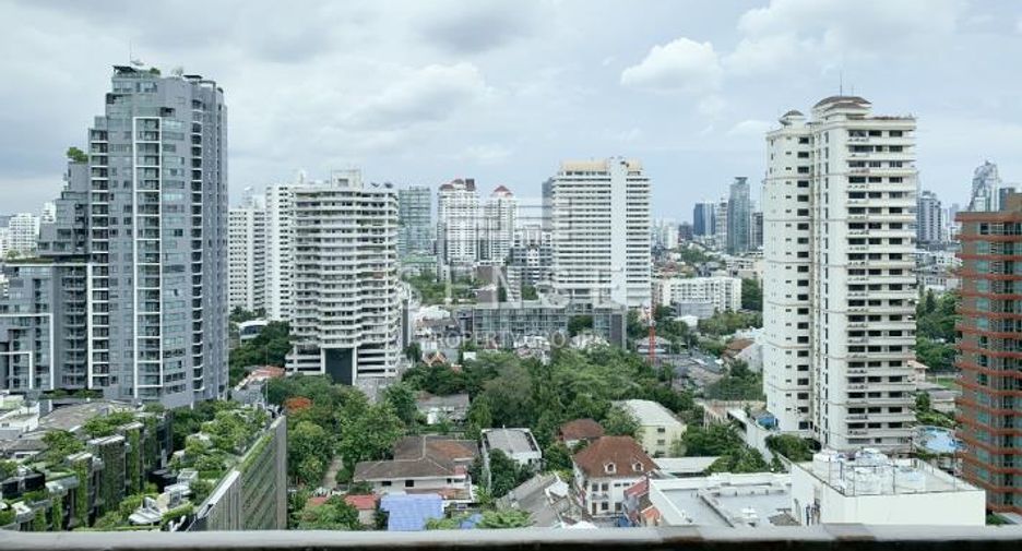 For rent 3 bedrooms condo in Watthana, Bangkok