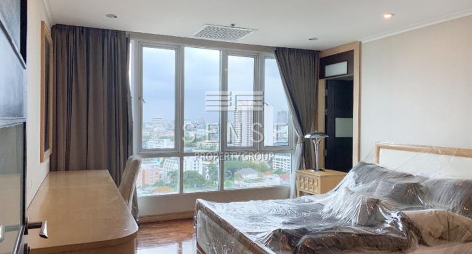 For rent 3 bedrooms condo in Watthana, Bangkok