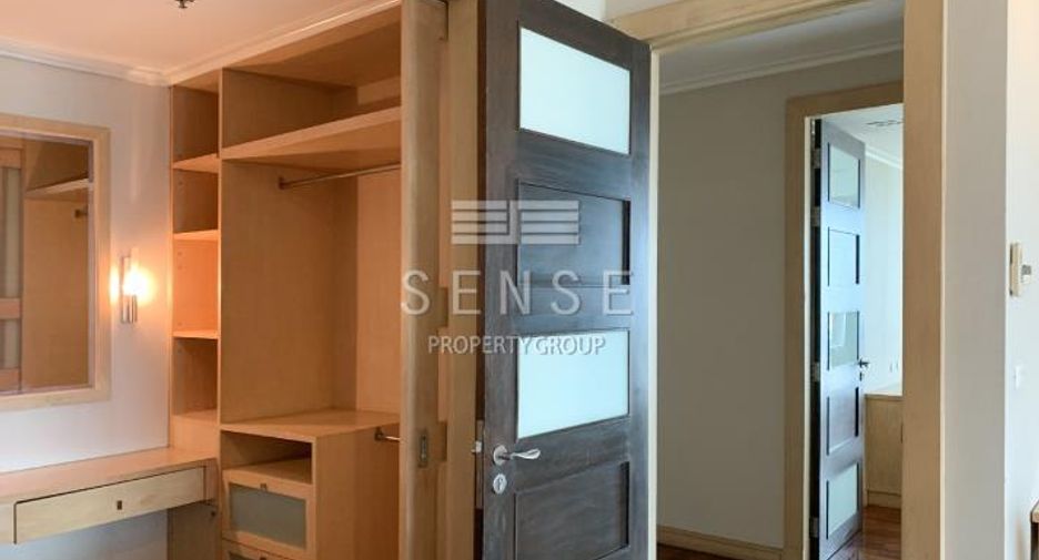 For rent 3 bedrooms condo in Watthana, Bangkok