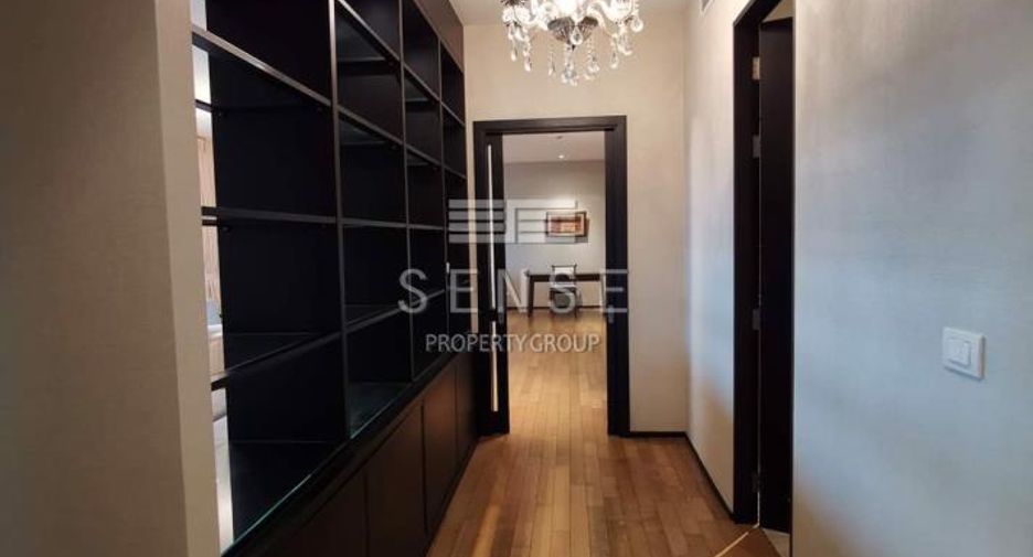 For rent 3 bedrooms condo in Khlong Toei, Bangkok