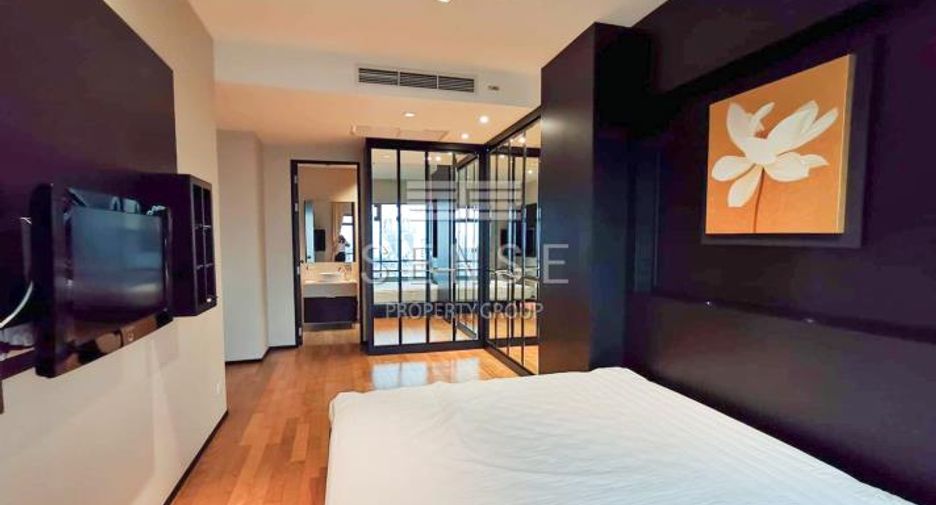 For rent 3 bedrooms condo in Khlong Toei, Bangkok