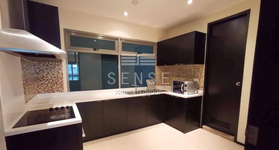For rent 3 bedrooms condo in Khlong Toei, Bangkok