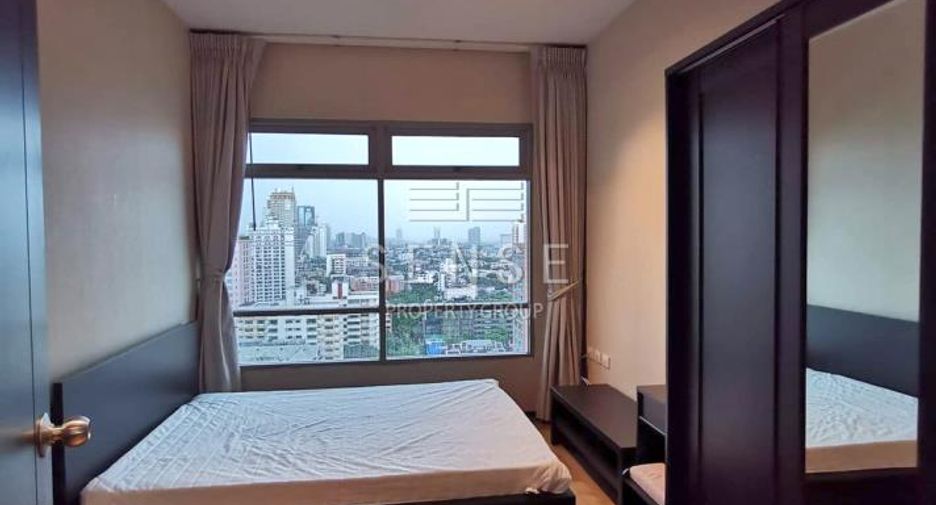 For rent 3 bedrooms condo in Khlong Toei, Bangkok