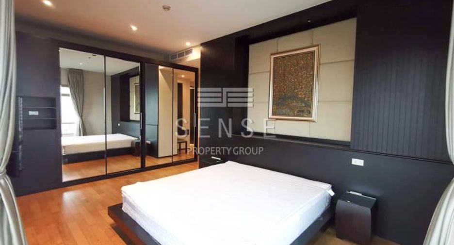 For rent 3 bedrooms condo in Khlong Toei, Bangkok