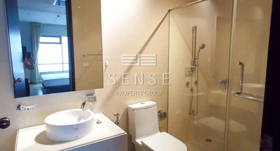 For rent 3 bedrooms condo in Khlong Toei, Bangkok