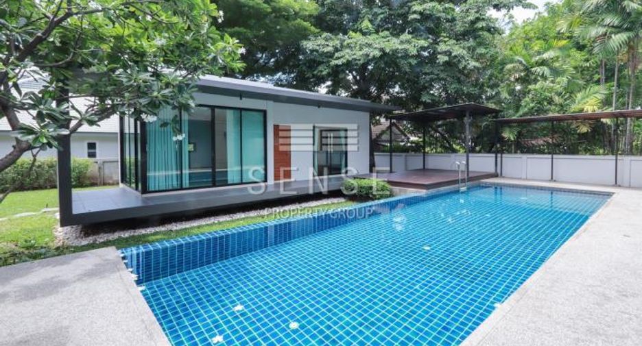À louer 4 chambres maison à Huai Khwang, Bangkok