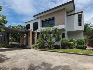 For rent 4 bedrooms house in Huai Khwang, Bangkok