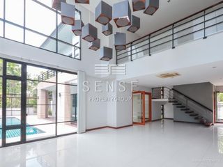 For rent 4 bedrooms house in Huai Khwang, Bangkok
