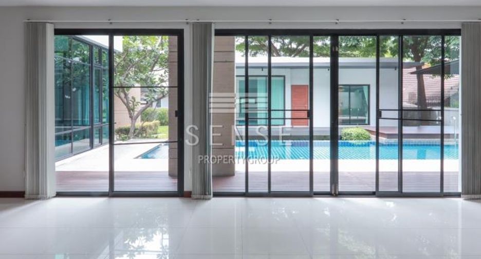 À louer 4 chambres maison à Huai Khwang, Bangkok