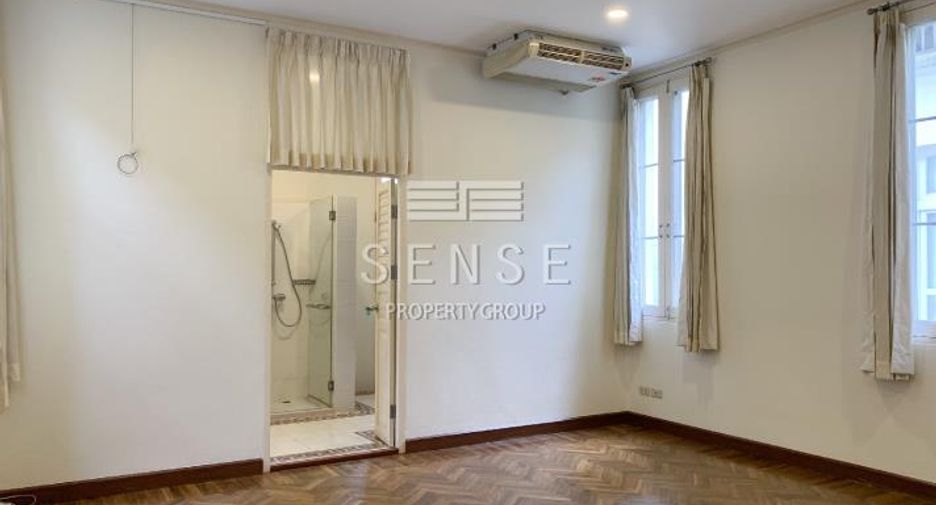 For rent 5 bedrooms house in Khlong Toei, Bangkok