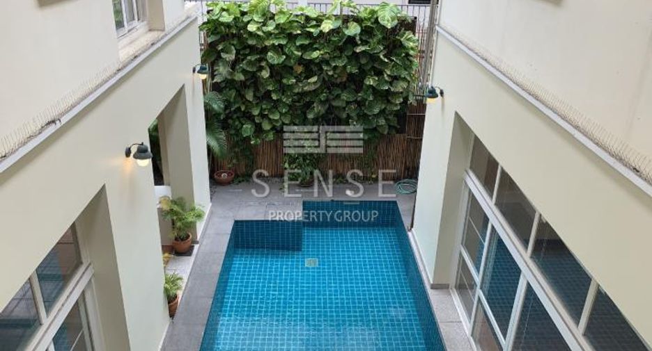 For rent 5 bedrooms house in Khlong Toei, Bangkok
