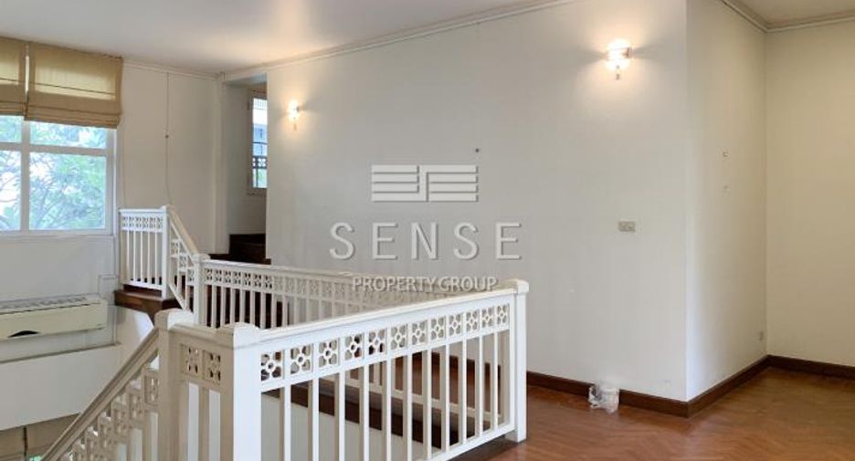 For rent 5 bedrooms house in Khlong Toei, Bangkok