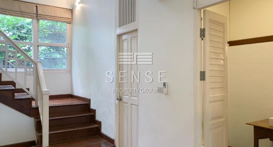 For rent 5 bedrooms house in Khlong Toei, Bangkok