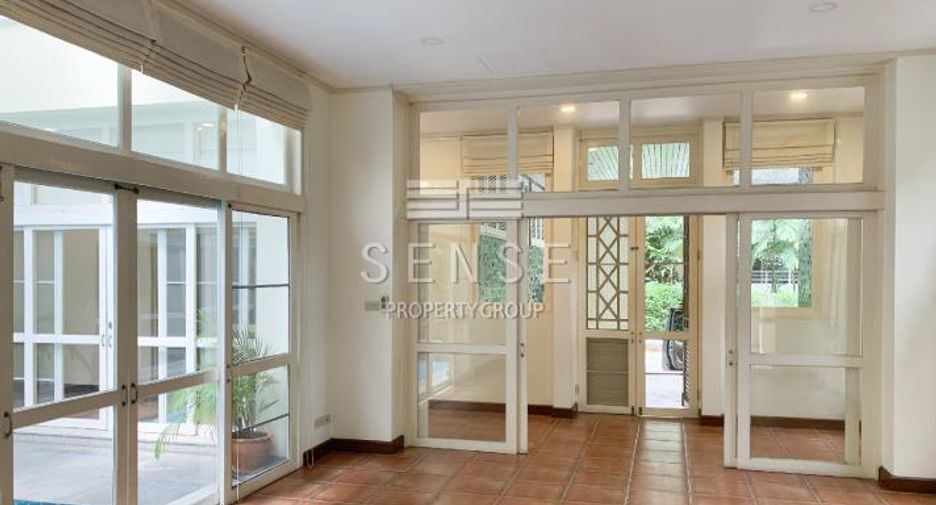 For rent 5 bedrooms house in Khlong Toei, Bangkok