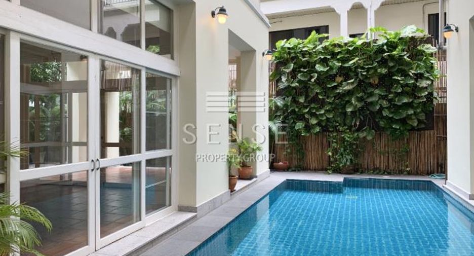 For rent 5 bedrooms house in Khlong Toei, Bangkok