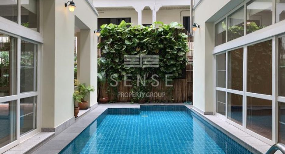 For rent 5 bedrooms house in Khlong Toei, Bangkok