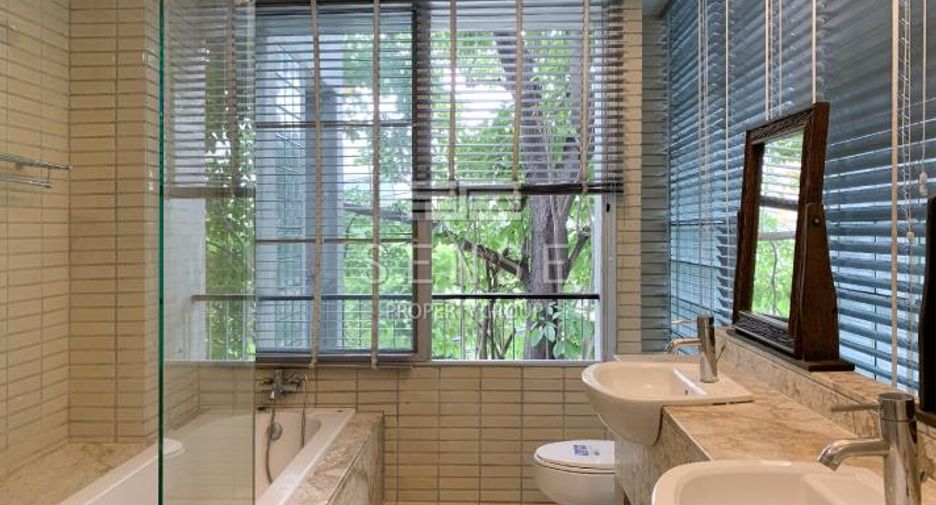For rent 4 ベッドルーム condo in Khlong Toei, Bangkok