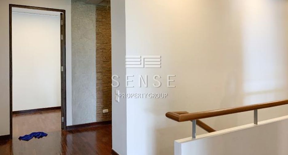 For rent 4 ベッドルーム condo in Khlong Toei, Bangkok