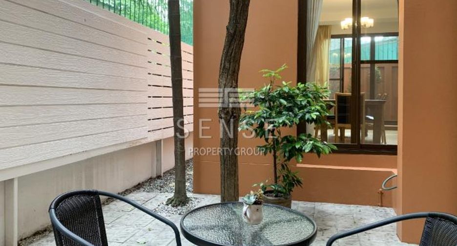 For rent 3 bedrooms townhouse in Watthana, Bangkok