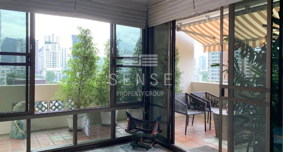 For rent 4 bedrooms condo in Watthana, Bangkok