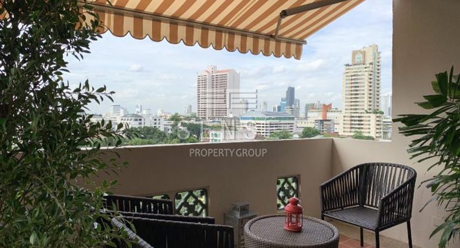 For rent 4 bedrooms condo in Watthana, Bangkok