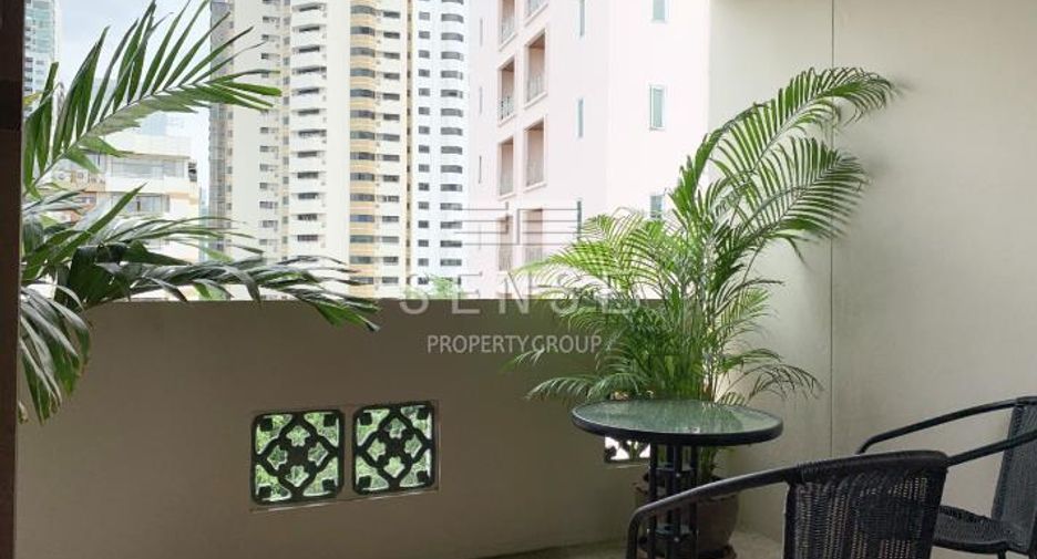 For rent 4 bedrooms condo in Watthana, Bangkok