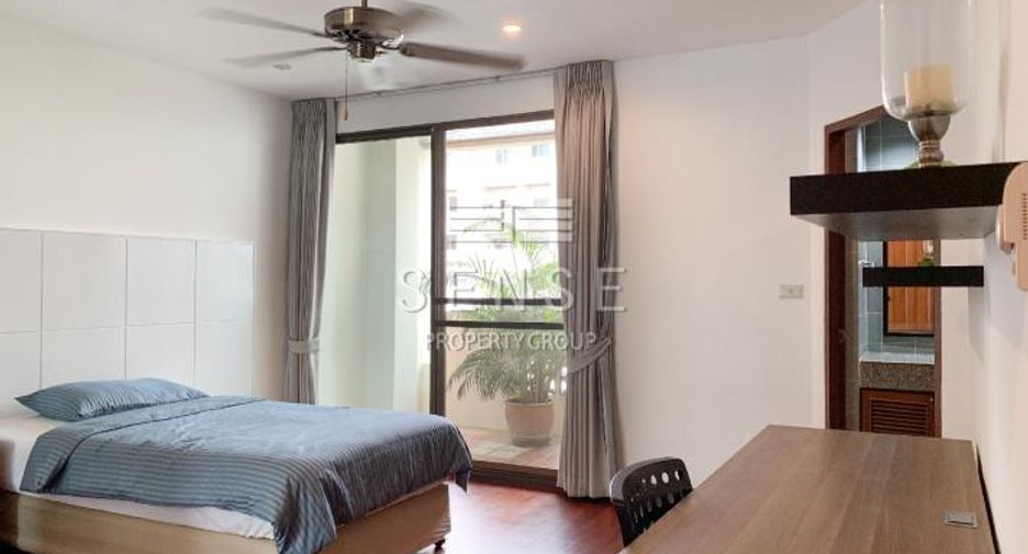 For rent 4 bedrooms condo in Watthana, Bangkok